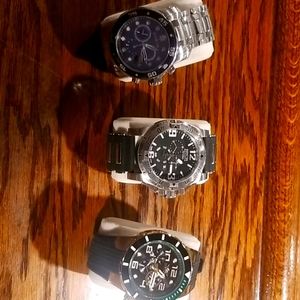 Invicta. Lot of 3 Invicta watches.